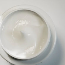 Load image into Gallery viewer, Care Radiant Gloss Illuminating Mask 250ml
